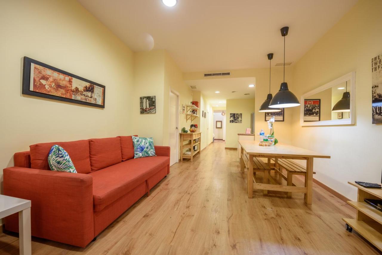 Ramblasrentals Chic & Spacious Flat Pool Table 15M Ramblas - Parking - Wifi บาร์เซโลนา ภายนอก รูปภาพ