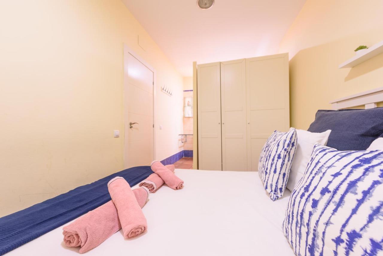 Ramblasrentals Chic & Spacious Flat Pool Table 15M Ramblas - Parking - Wifi บาร์เซโลนา ภายนอก รูปภาพ